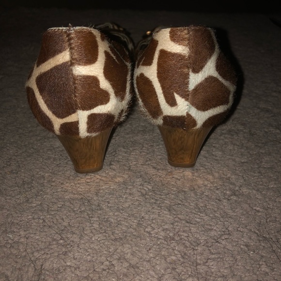 Prada giraffe print sz37 - Picture 6 of 7